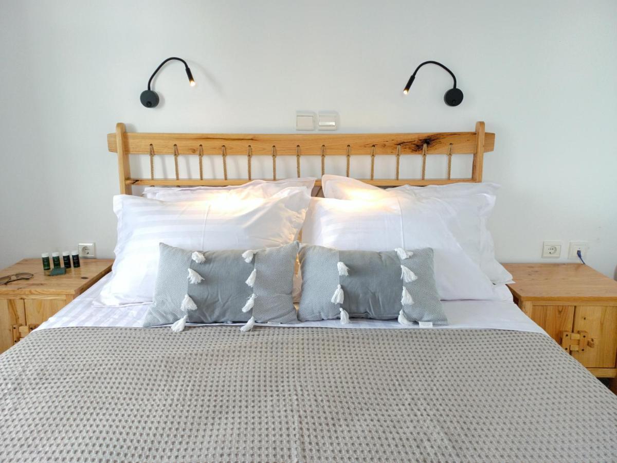 Sea Lilies Suites Plaka  Ngoại thất bức ảnh