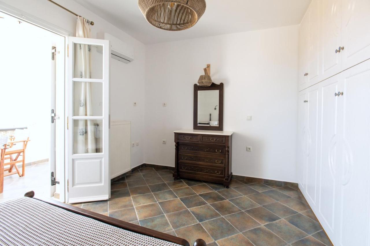 Sea Lilies Suites Plaka  Ngoại thất bức ảnh