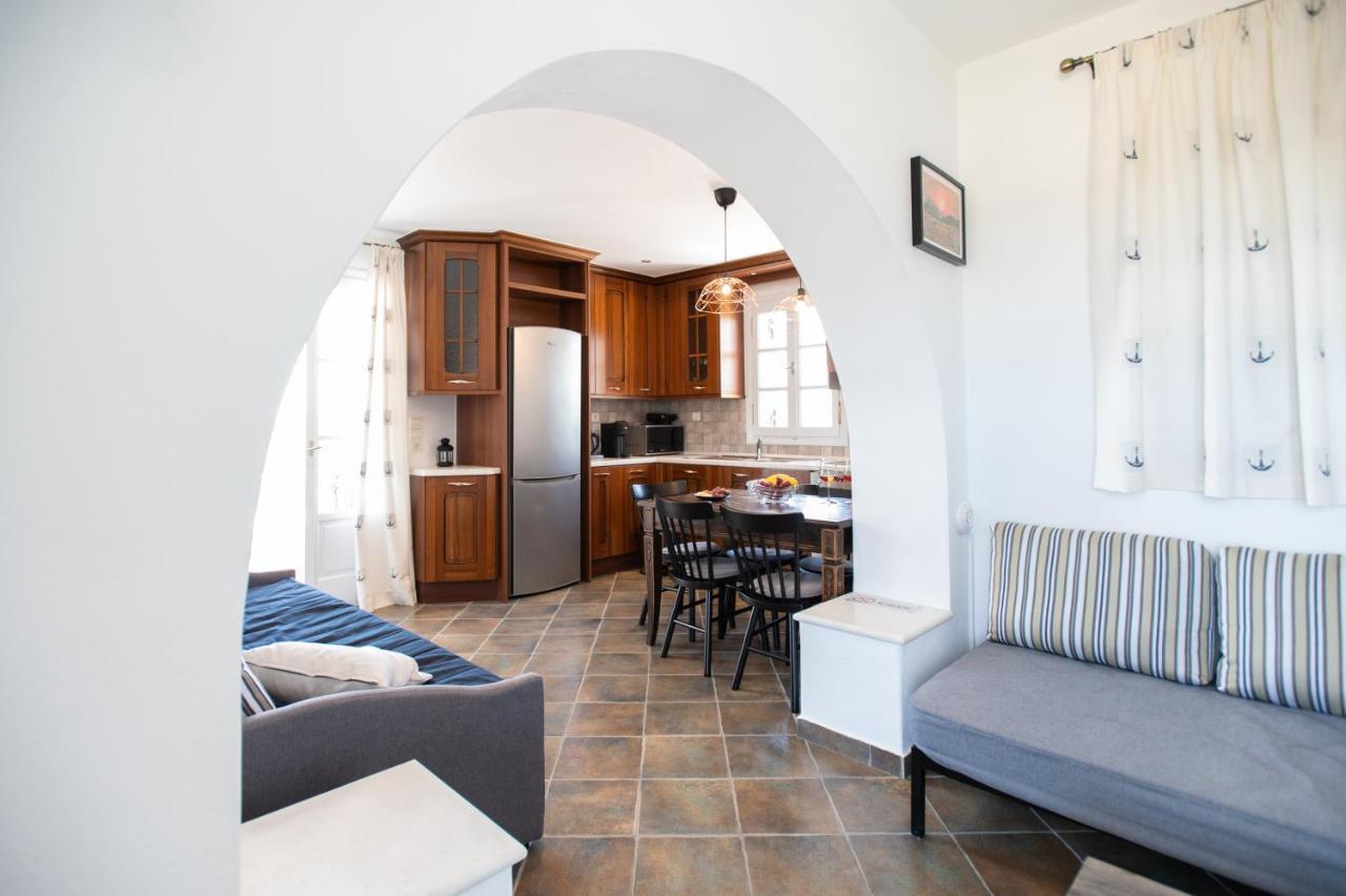 Sea Lilies Suites Plaka  Ngoại thất bức ảnh