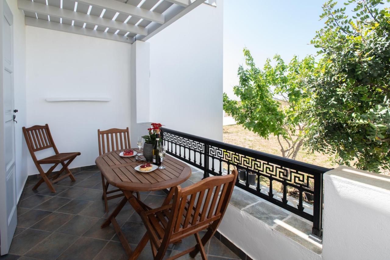 Sea Lilies Suites Plaka  Ngoại thất bức ảnh