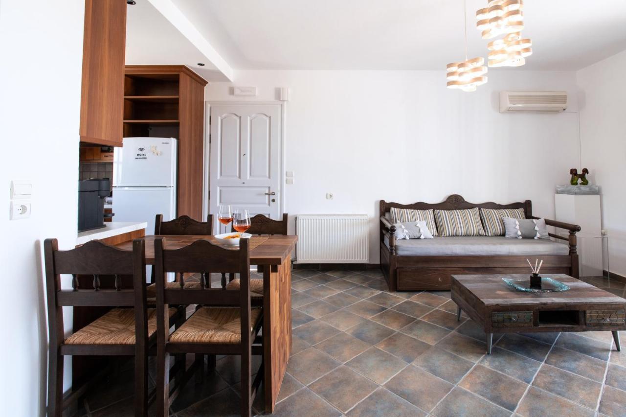 Sea Lilies Suites Plaka  Ngoại thất bức ảnh