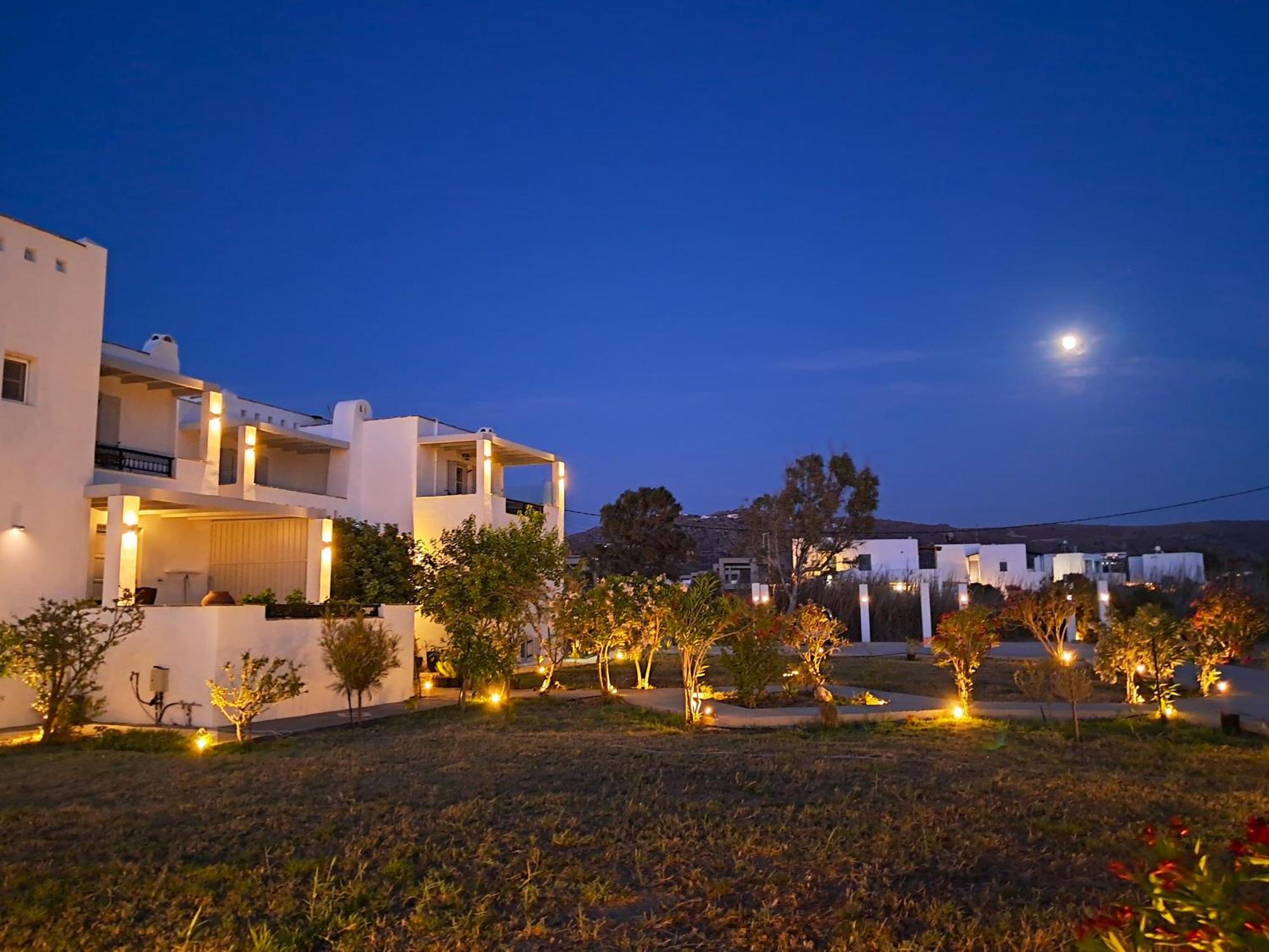Sea Lilies Suites Plaka  Ngoại thất bức ảnh